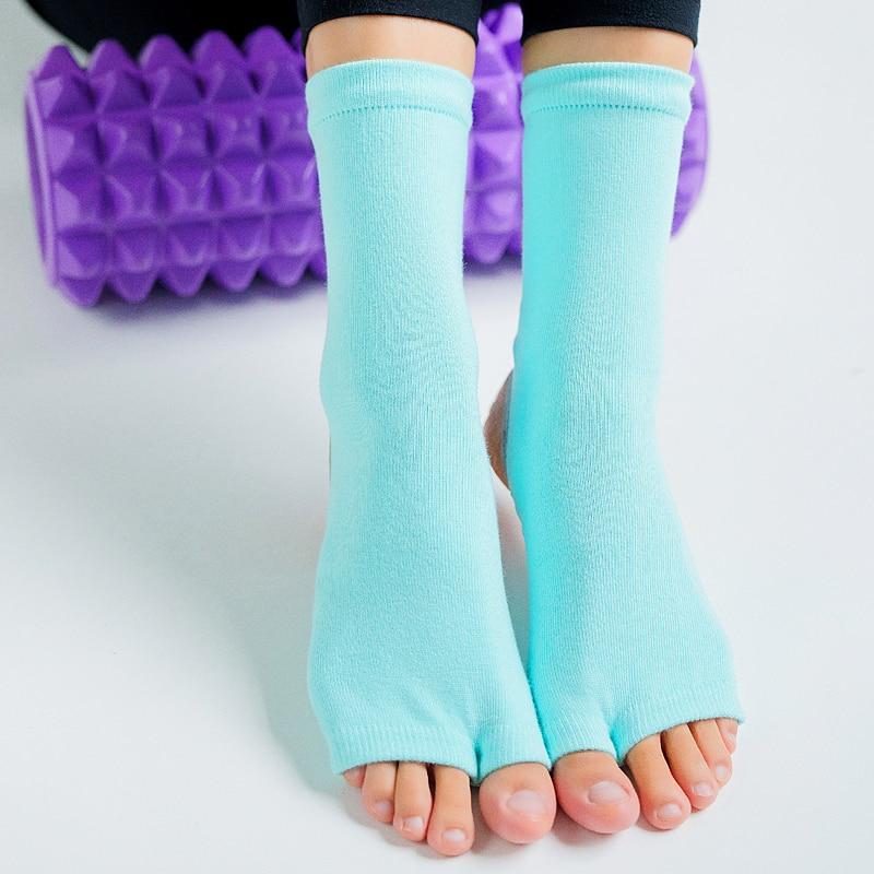 Anti - Slip Pilates Grip Socks - Stretched Fusion